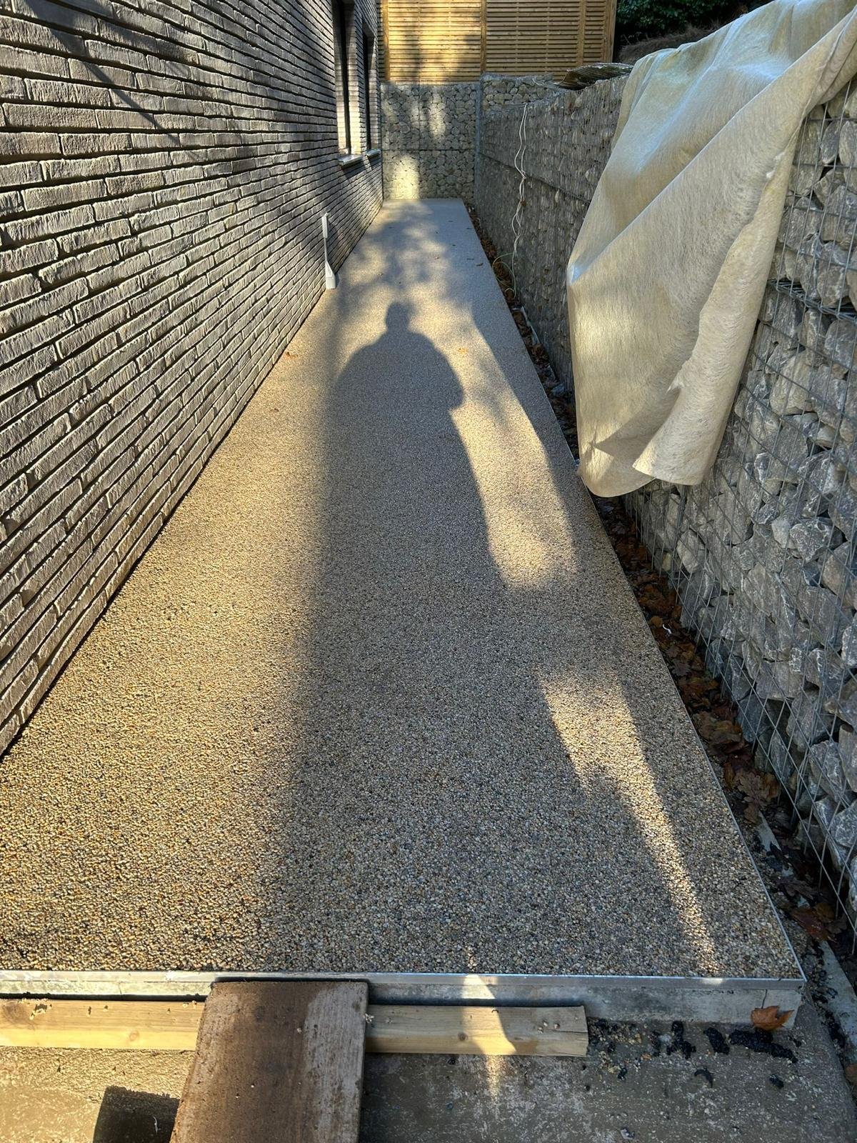 Resin bound side passage with contrasting block edging